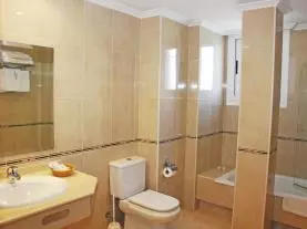 bano 4 hotel villa juanitagrove, o galicia rias bajas