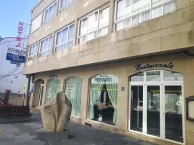 fachada verano 1 hotel villa juanitagrove, o galicia rias bajas
