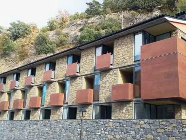Fachada-Verano-Apartamentos-Cibós-3000-SANT-JULIA-DE-LORIA-Andorra-Zona-Centro.jpg